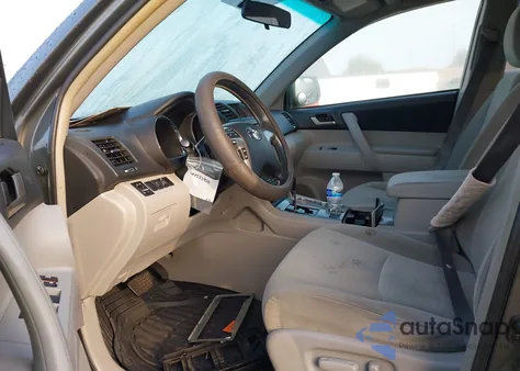 2012 Toyota Highlander Base V6 z USA, uszkodzony, nr VIN 5TDZK3EH9CS088081